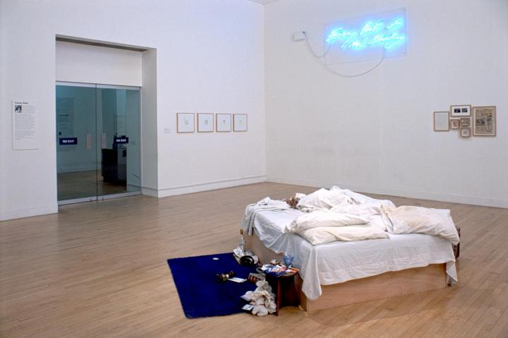 weirdest_art_materials_Q&Art